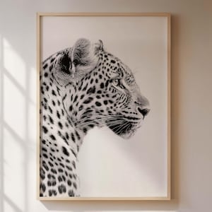Poster leopardato, arte murale minimalista in bianco e nero raffigurante animali selvatici, ideale per soggiorni e uffici moderni.