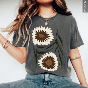 Comfort Colors® Autumn Floral Shirt, Flower T-Shirt, Retro Floral Shirt, Vintage Flower Shirt, Plant Lover Shirt, Gift for her