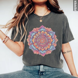 Comfort Colors® Autumn Floral Shirt, Flower T-Shirt, Retro Floral Shirt, Vintage Flower Shirt, Plant Lover Shirt, Gift for her