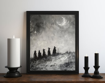 Peut inclure: Une peinture en noir et blanc de cinq personnages en chapeaux pointus marchant à travers un paysage enneigé sous une lune croissante. La peinture est encadrée dans un cadre noir.