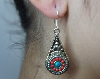 Boucles d'oreilles Tibétaines Turquoise, crochets, fait à la main au Népal.