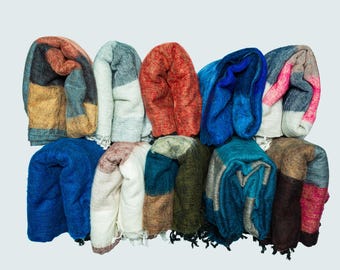 Plaid en laine de yak tissé à la main – Couverture chaude et légère Himalaya | Châle bohème chic, plaid cocooning canapé.