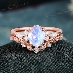 Rose Gold Oval Moonstone Engagement Ring Set Moonstone Bridal Set Moissanite Cluster Wedding Ring Women Leaf Ring Vintage 2pcs Ring gift
