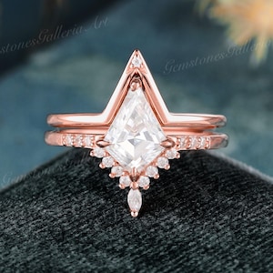 Unique Kite Shaped Moissanite Bridal Ring Set Art Deco Engagement Ring Set 2pcs Vintage Kite cut Wedding Ring V Shaped Diamond Wedding Band