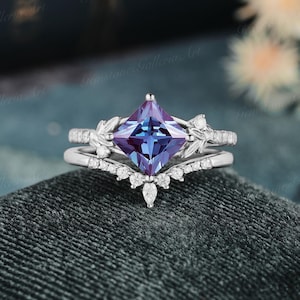 Nature Inspired Princess Alexandrite Engagement Ring Set Art deco Twig Bridal Set June Birthstone Leaf Ring Unique Diamond Wedding ring gift
