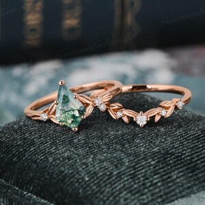Unique kite cut natural moss agate engagement ring set Rose gold engagement moissanite ring for women leafy vine branch bridal set for her
