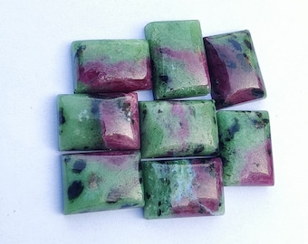 Cabochão de rubi zoisita AAA: Gema retangular, base plana