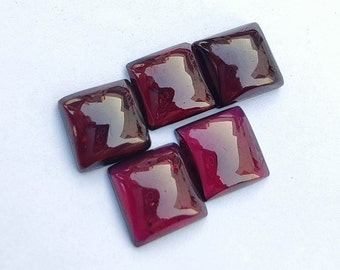 AAA+ Mozambique Garnet Square Cabochon: Calibrated Gemstone