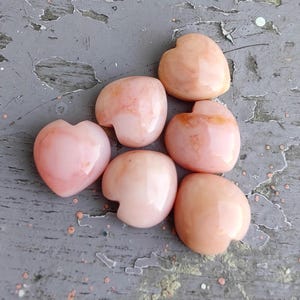 AAA+ Pink Opal Herz Cabochon: kalibrierter Edelstein