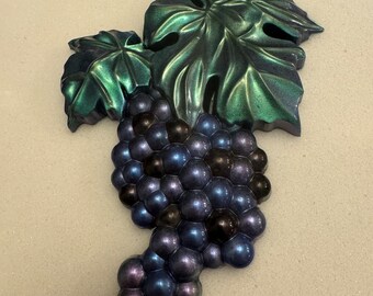 Bountiful Vineyard Harmony: Grape Cluster Wall Art