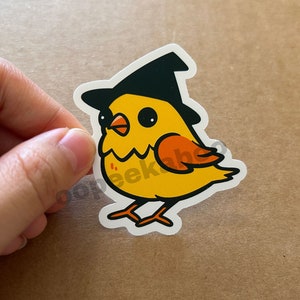 Pássaro bruxa misterioso com adesivo de chapéu preto, adesivos foscos resistentes à água, adesivos de meme engraçados, adesivo decorativo de passarinho fofo para amante de pássaros