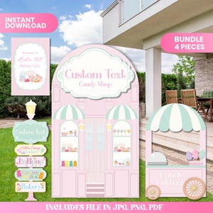 Puede incluir: Un conjunto de decoración para fiestas con temática de tienda de caramelos en rosa y menta. Incluye una fachada de tienda de caramelos, un carrito de caramelos y señalización con texto personalizable. El conjunto presenta el texto "Custom Text Candy Shop".