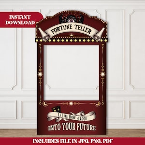 Puede incluir: Un atrezzo de fotomatón burdeos con las palabras "Fortune Teller" y "Let Me Have A Look Into Your Future". El atrezzo tiene una abertura rectangular y está decorado con estrellas, lunas y luces. Las palabras "Instant Download" están en la parte superior izquierda.
