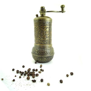 Handgemachte türkische Tradition Stil Pfeffermühle Kaffeemühle Kaffeemühle Gewürzmühle Altmessing