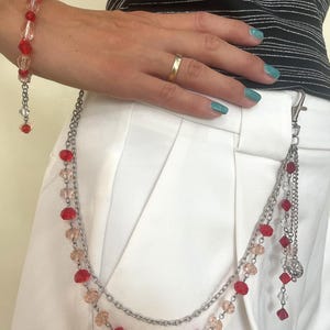 Cadena de cuentas con forma de rosa roja y letra A brillante para pantalones vaqueros, cadena de cuentas para cinturón, llavero con letra A brillante, accesorios para vaqueros femeninos