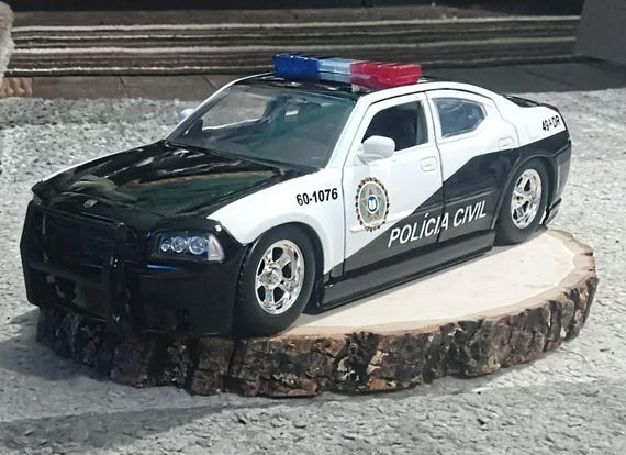 Jada 1 24 Scale Fast and Furious Rio Police 2006 Dodge Charger Rubber Tires Etsy