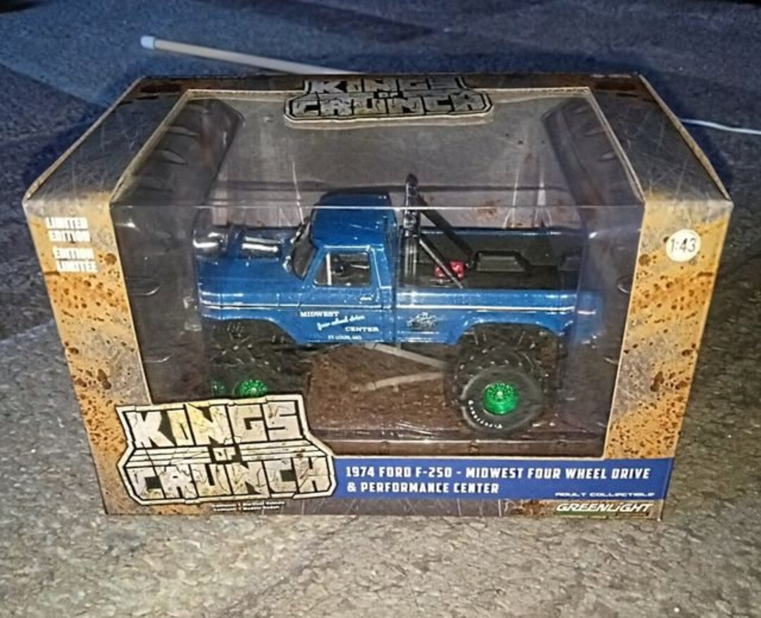 Greenlight Midwest Four Wheel Drive Kings of Crunch 1/43