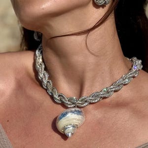 Sjöjungfruhalsband: Makraméchoker med strassberlock
