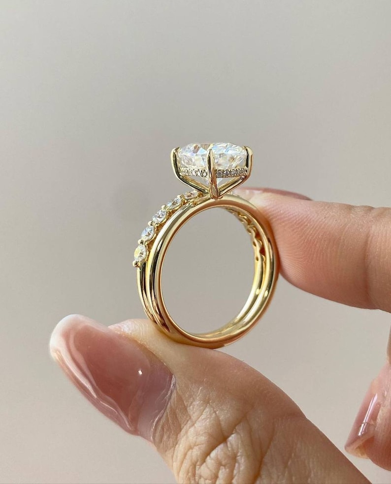 oval cut ring 
bridal set ring 
promise ring 
valentine day gift 
14k solid yellow gold ring 
round cut wedding band 
moissanite diamond ring 
anniversary ring 
proposal ring