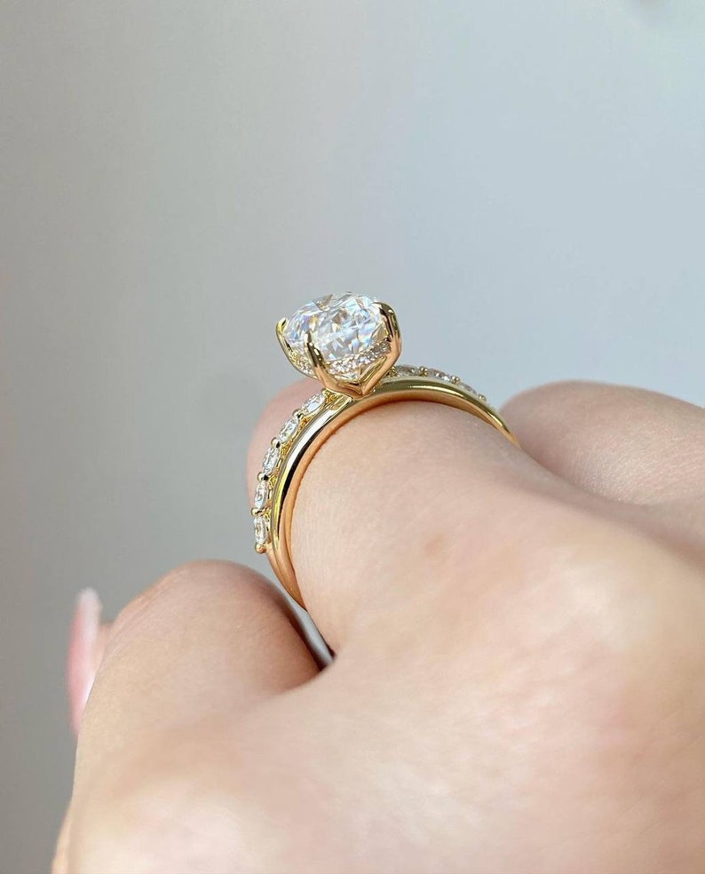 oval cut ring 
bridal set ring 
promise ring 
valentine day gift 
14k solid yellow gold ring 
round cut wedding band 
moissanite diamond ring 
anniversary ring 
proposal ring