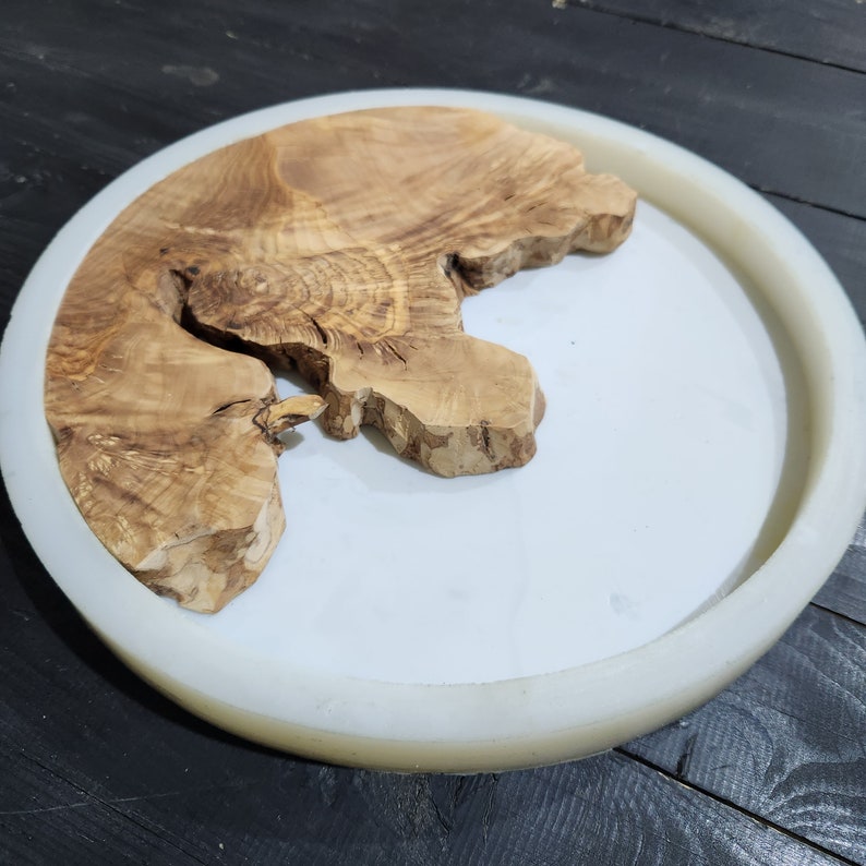 Olijfhouten platen, Olijfhout Perfect voor doe-het-zelf kunstwerken van epoxyhars, Rond levend randhout voor schimmel. Hout voor wandklokken en vleeswarenplanken afbeelding 9