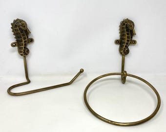 Antique Style Metal Wall Mount Bath Tub Hook Antique Style Metal Wall Mount Bath Tub Hook