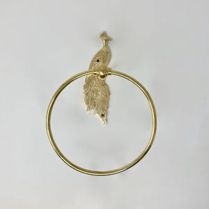 Portasciugamani ad anello in ottone con pavone, portasciugamani in ottone lucido non laccato, portasciugamani da cucina fatto a mano, portasciugamani in ottone dorato massiccio patinato