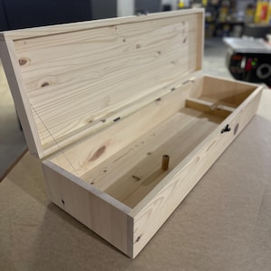 Grote op maat gemaakte houten kist