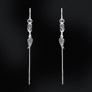 Kolczyki ze srebra próby 925 z nawlekaczem w kształcie skrzydeł anioła