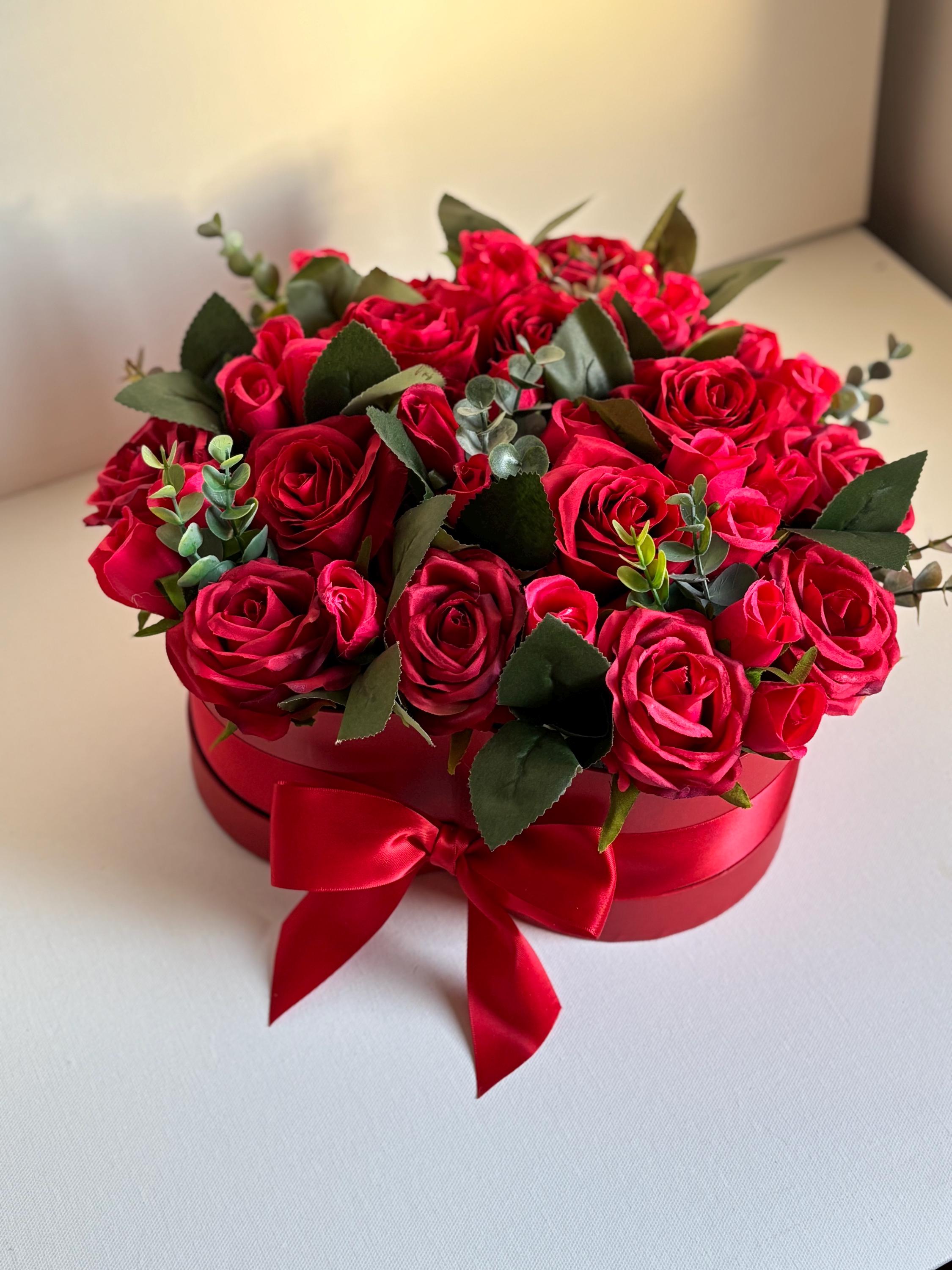 Red Rose Heart Hatbox: Artificial Silk Flower Bouquet - Etsy