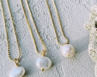 Pearl Pendant Necklace in Round or Nugget