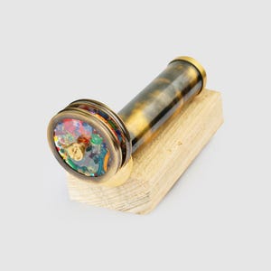 Messing Kaleidoskop mit antikem Stil Messing Finish und individuelle Initialen eingraviert