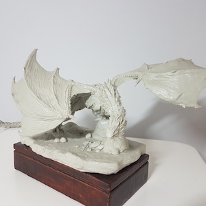 Balghur, handmade resin dragon with a stand, dragon miniature, dragon figurine, dragon statuette, dragon figure for collectors