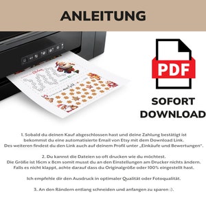 May include: Instructions for a printable Christmas advent calendar with a Santa Claus theme. The instructions are in German and include a PDF download link. The image shows a printer with a sheet of paper coming out of it, and the paper has a design for a Christmas advent calendar.