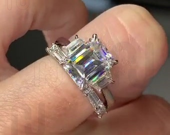 2 CT Lab Grown Diamant-Ring im Smaragdschliff, Verlobungsring mit drei Steinen, seitliche Trapeze, Jubiläumsgeschenk, passendes rundes und Baguette-Band-Set