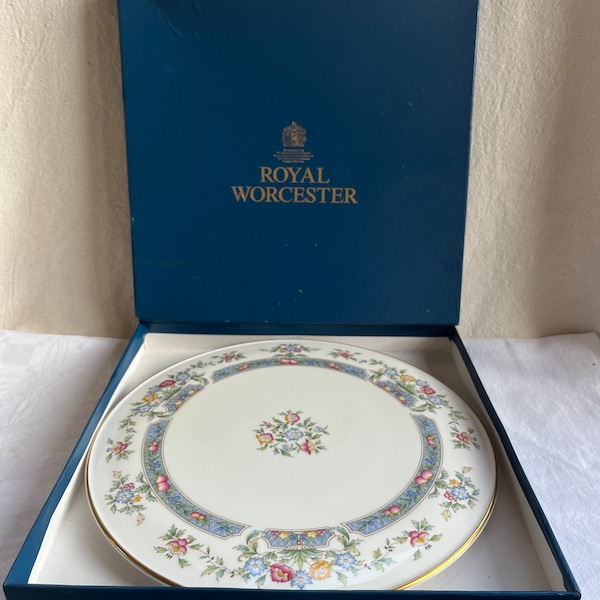 Royal Worcester Mayfield Fine Bone China Gateau/ Cake/ Pizza Plate/ Table Centrepiece/ Serving Platter/ Vintage Plate/ Boxed/ England, 1980s