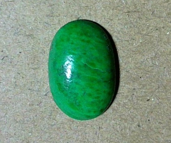 Vivid Burmese Maw Sit Sit Oval