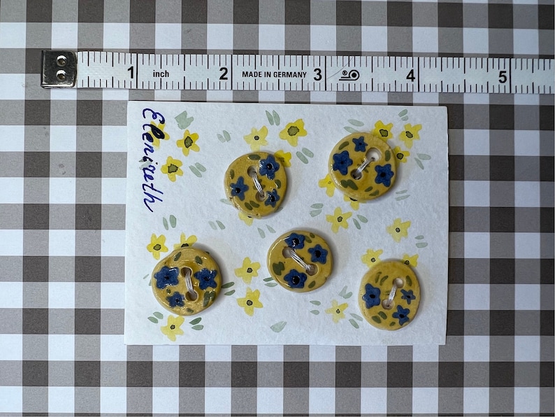 Botones de cerámica amarillos con flores, juego imagen 7