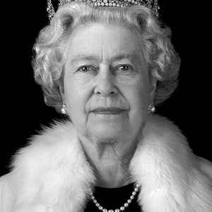 Queen Elizabeth II Kunstdruck | Kostenloser Versand | Royal Print | Poster | Kultige Kunst | A6 A5 A4 A3 A2 A1 A0 6x4 5x7 10x8 | Benutzerdefinierte Größe verfügbar