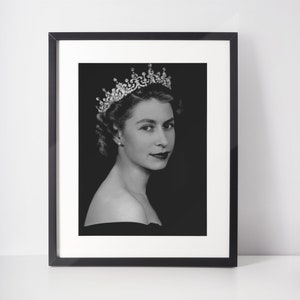 Queen Elizabeth II Kunstdruck | Kostenloser Versand | Royal Print | Poster | Kultige Kunst | A6 A5 A4 A3 A2 A1 A0 6x4 5x7 10x8 | Benutzerdefinierte Größe verfügbar