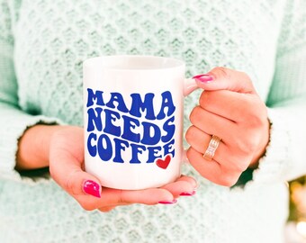 Mamma behöver kaffemugg, mammamugg, mors dag-mugg, kaffemugg, present till henne, arbetsmugg, födelsedagspresent, kaffemugg med accent, julklapp, blå mugg