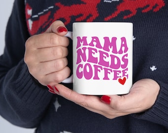 Mamma behöver kaffemugg, mammamugg, mors dag-mugg, kaffemugg, present till henne, arbetsmugg, födelsedagspresent, kaffemugg med accent, julklapp, rosa mugg