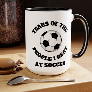 Tränen der Menschen, die ich beim Fußball geschlagen habe, 425 ml, Fußballbecher, Fußball-Team-Geschenke, Fußball-Mädchen-Tasse, Geschenk für Fußballspieler, Fußball-Trainer-Geschenk