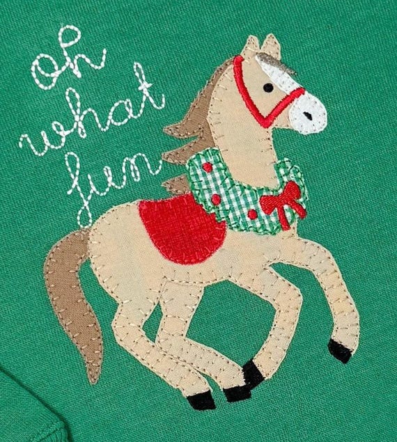 Christmas Horse Embroidery Design, Applique Horse with Wreath Embroidery File, Holiday Horse with Bow Machine Design, Racing Horse Design