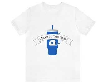 Bebo y hago cosas - Botella de agua - Inicio DIY Camiseta de manga corta de jersey unisex