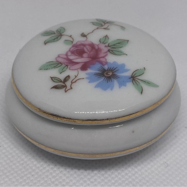 Miniature jewelry box, Portuguese porcelain, vintage, floral motif, Boîte à bijoux miniature, porcelaine portugaise, vintage, floral