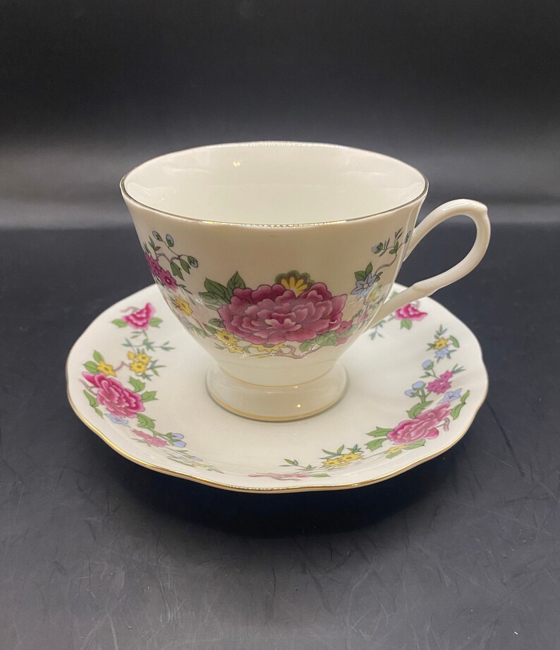 Vintage Floral Tea Cup and Saucer With Gold Gilt - Made in China - Etsy