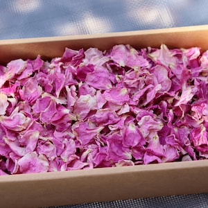 Edible fragrant organic rose petals/ Dried Rose Petals/Edible Garnish for Cocktails, Cakes, Tea & Wedding Confetti n/Tea/Cooking/Cake Decor