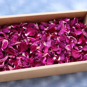 Edible fragrant organic rose petals/ Dried Rose Petals/Edible Garnish for Cocktails, Cakes, Tea & Wedding Confetti n/Tea/Cooking/Cake Decor