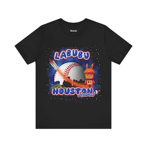 Camiseta deportiva unisex con el personaje de béisbol Astronaut de Houston Labubu, ideal para fanáticos del béisbol, ropa deportiva divertida y atuendo informal.